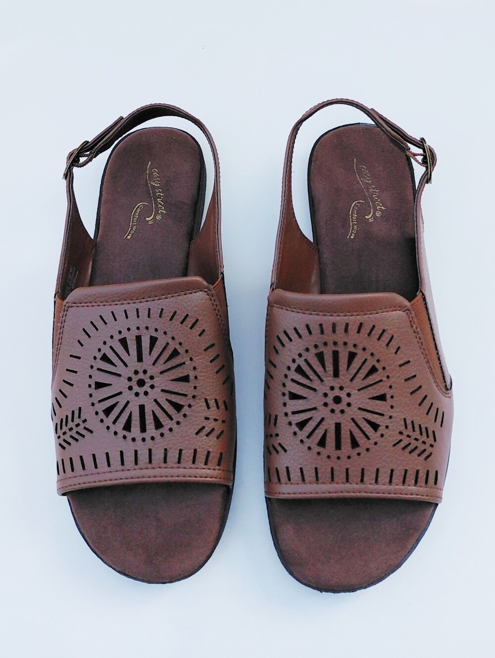 EASY SPIRIT  Women's Brown Rose Cut Out  Comfort Sandals Size 7WW